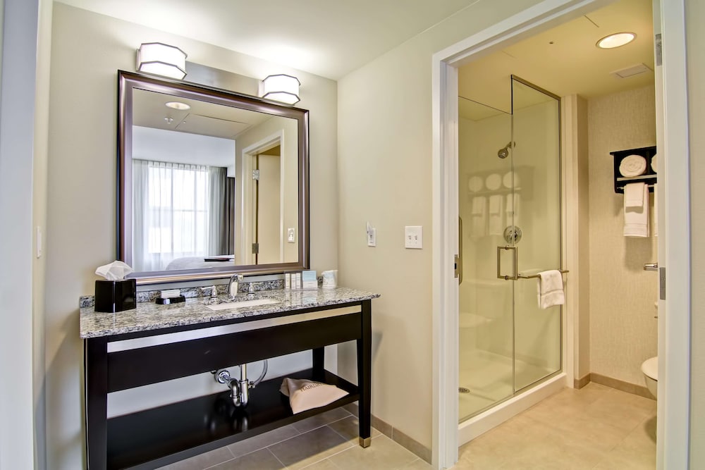 Hampton Inn Suites Cincinnati Downtown 28/72