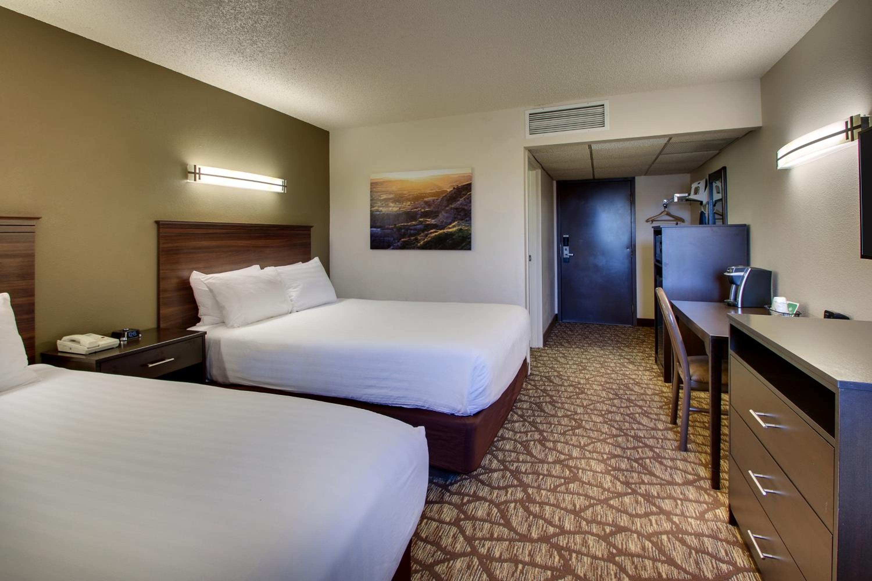 غرفة بسريرين كوين لذوي الإعاقة، Expressway Inn 2/2