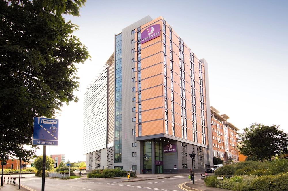 Premier Inn Sheffield City Centre (St Mary's Gate) in SHEFFIELD