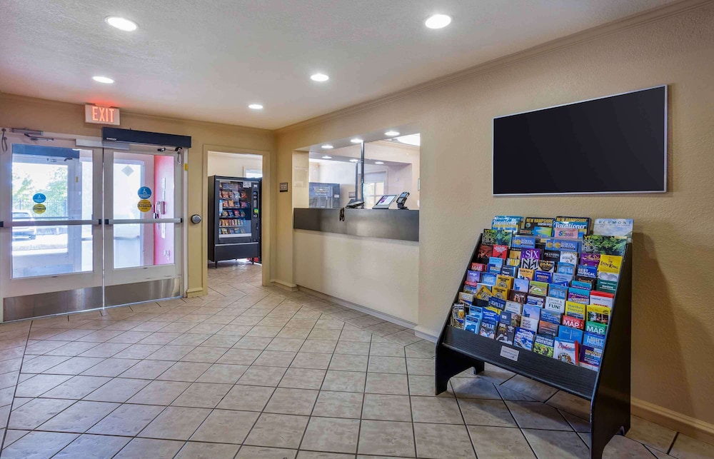 Extended Stay America Suites Norwalk Stamford 10/64