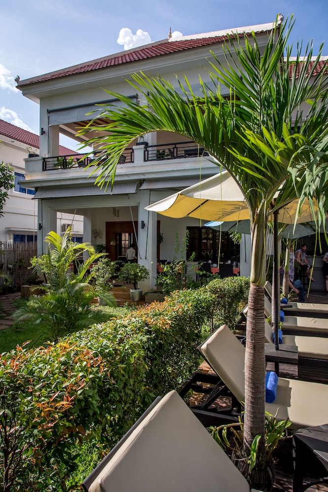 Baby Elephant Boutique Hotel 58/69
