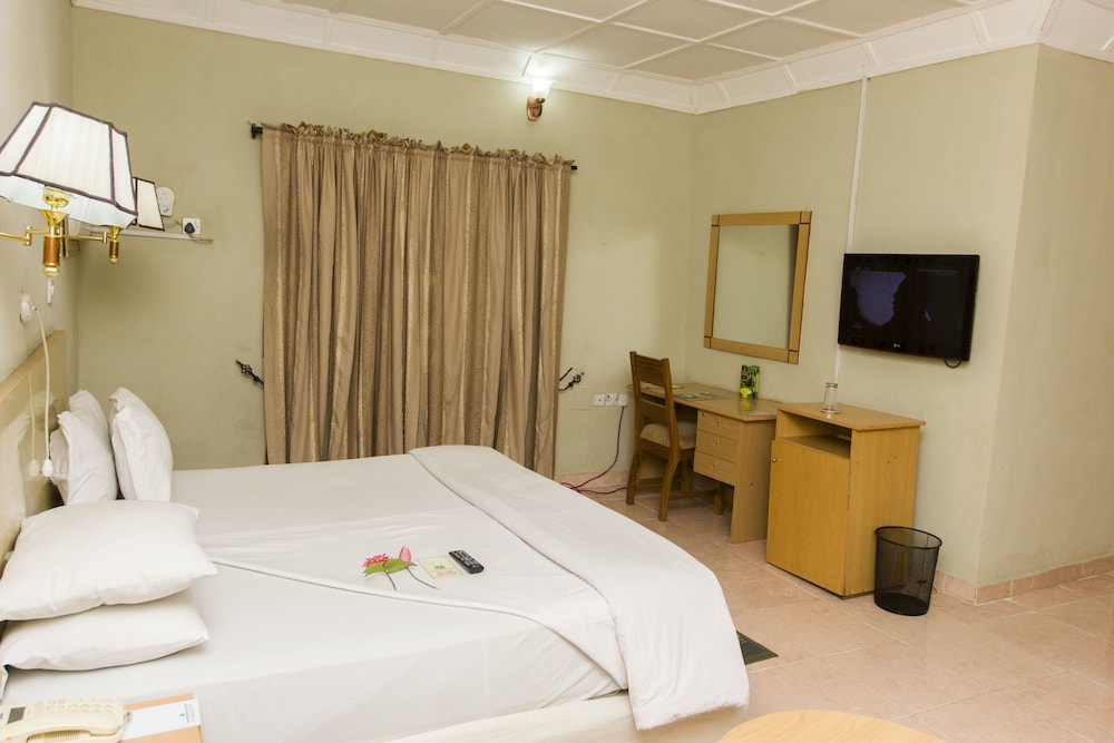 Eemjm Hotels And Suites Limited 16/42