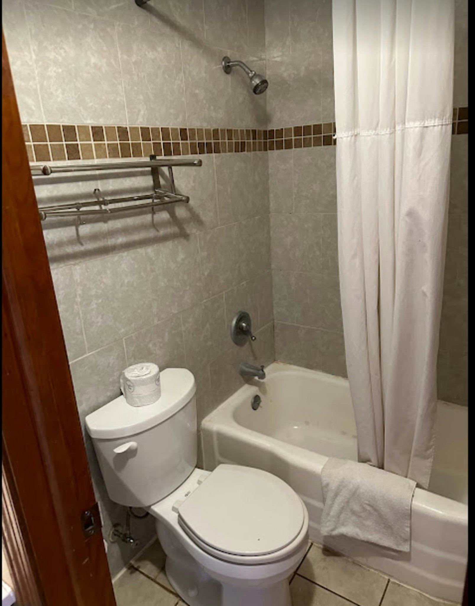 Love Hotels Western Holiday at Harlan Lake NE 46/51
