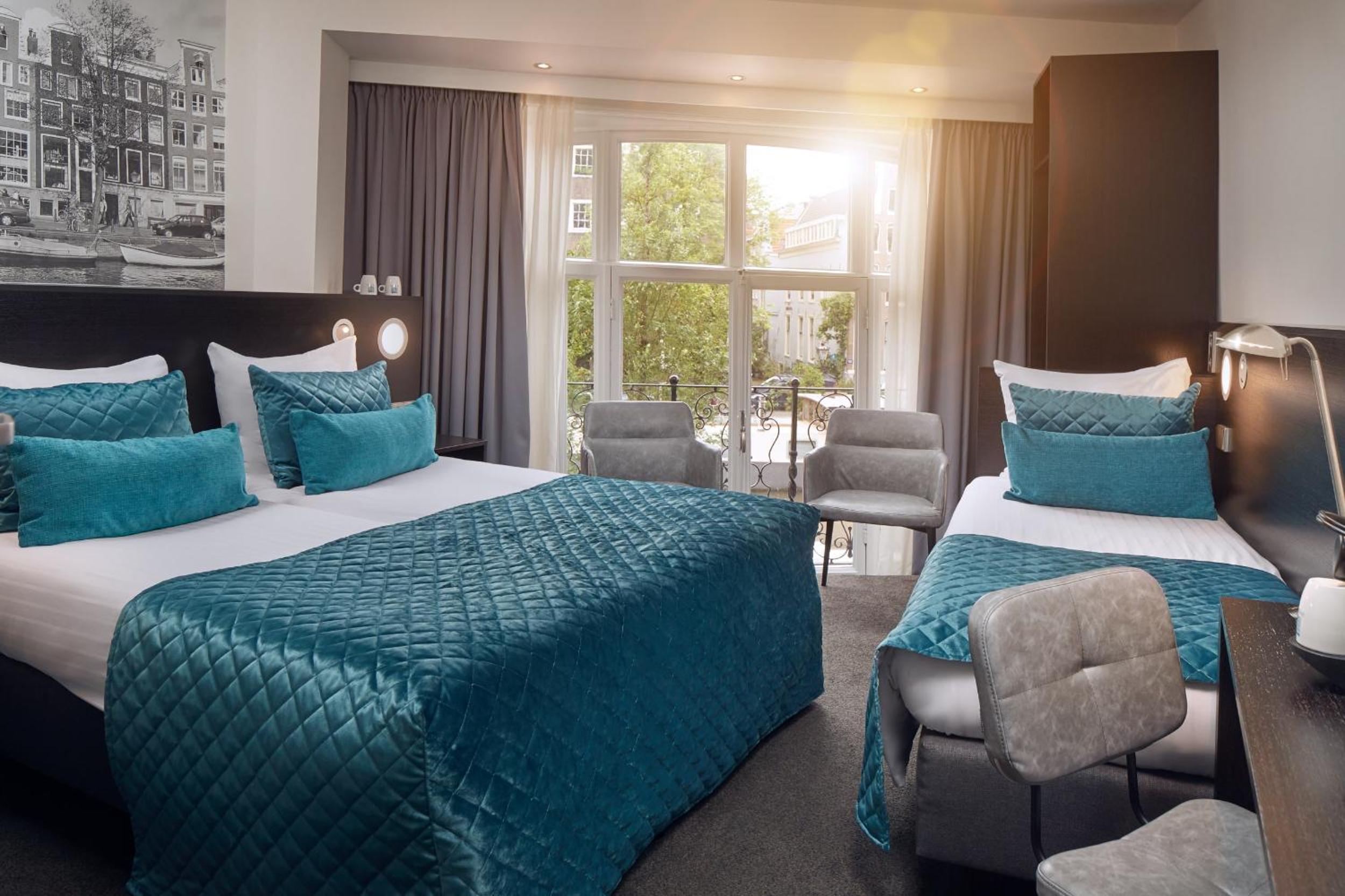 Room, Triple, 3 Beds, Canal View