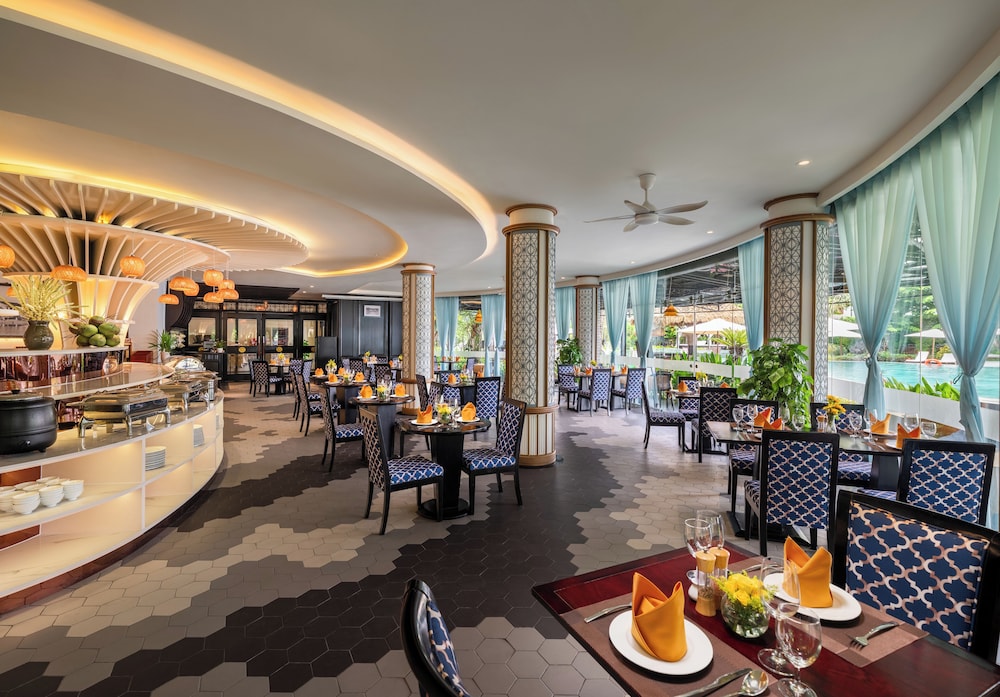 restaurant cafeteria