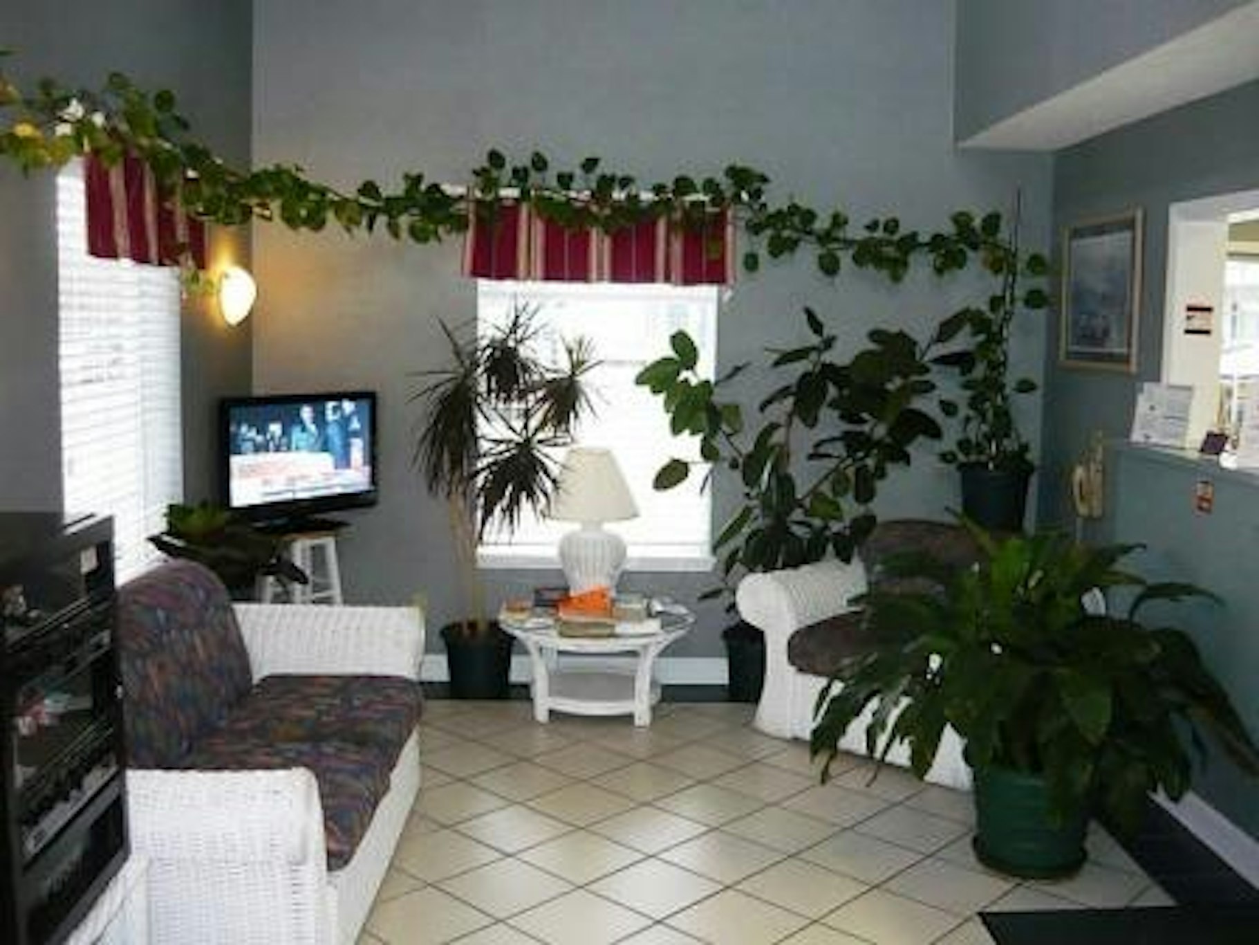 Key West Inn Cookeville 20/27