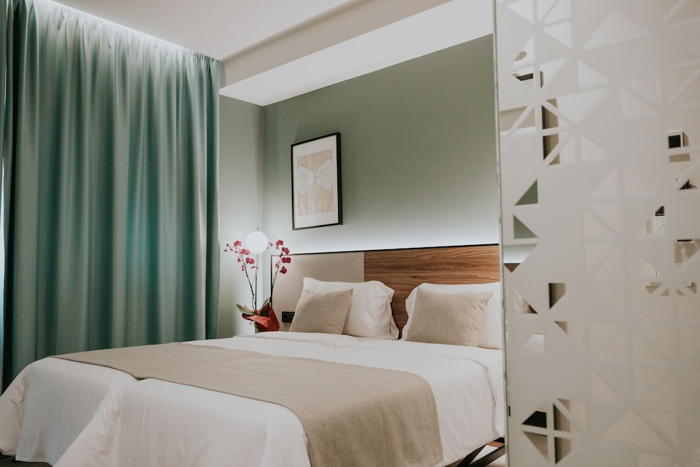 SUPERIOR, DOUBLE BED