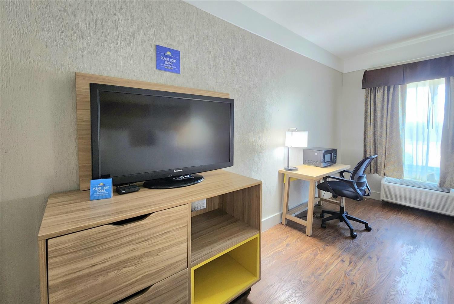 Days Inn by Wyndham Denham Springs-Baton Rouge East 8/16
