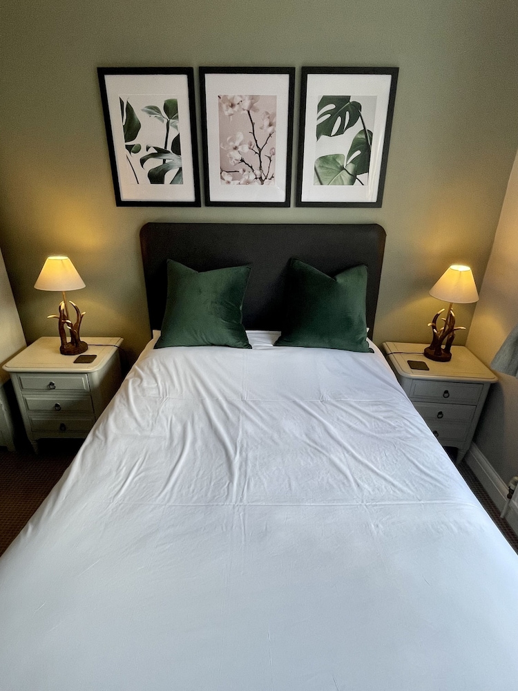 The Abbey Hotel 13/50