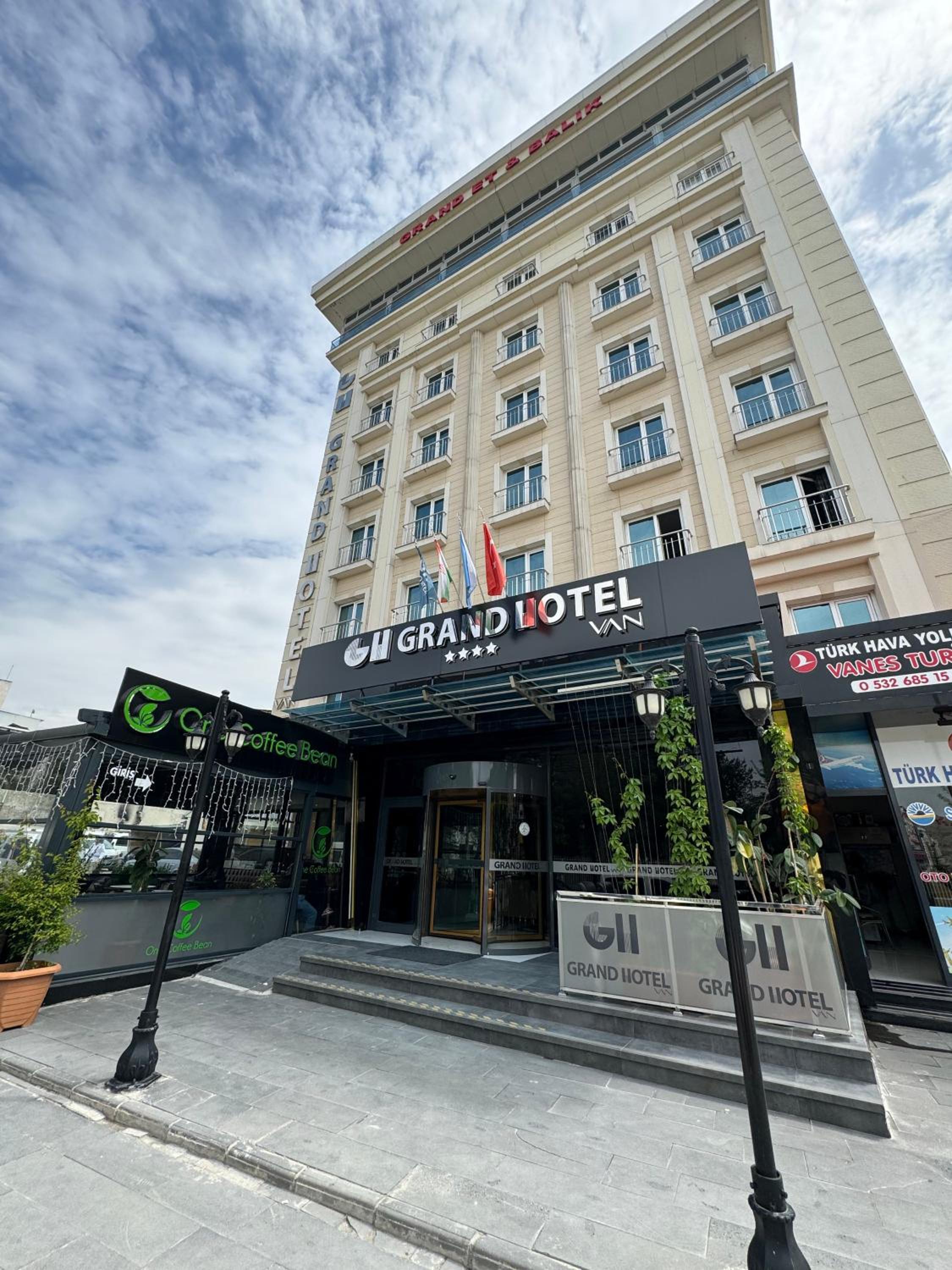Grand Hotel Van 3/42