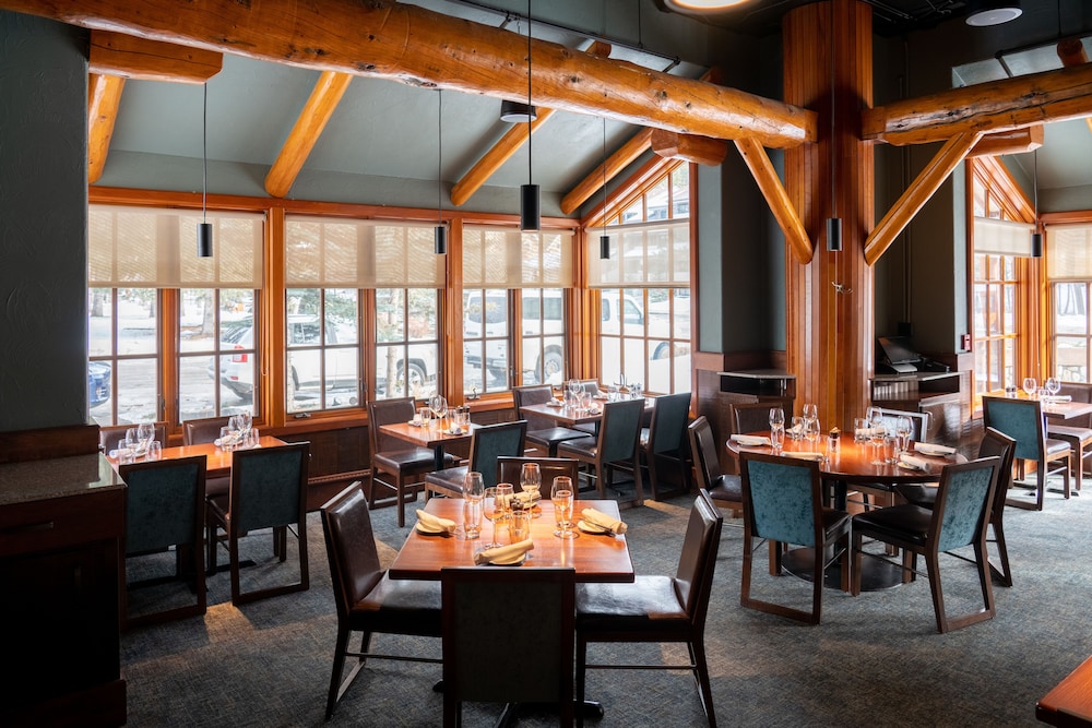 Banff Caribou Lodge & Spa 55/69