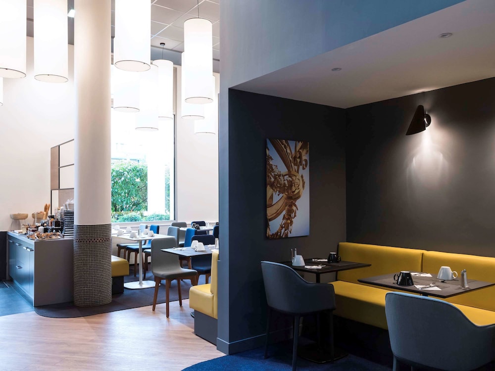 NOVOTEL CHATEAU DE VERSAILLES 61/72