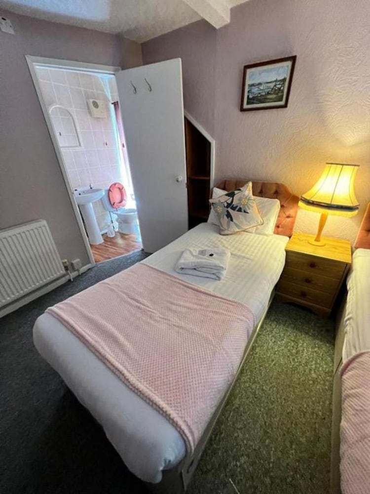 OYO Belvedere Guest House, Great Yarmouth 13/23