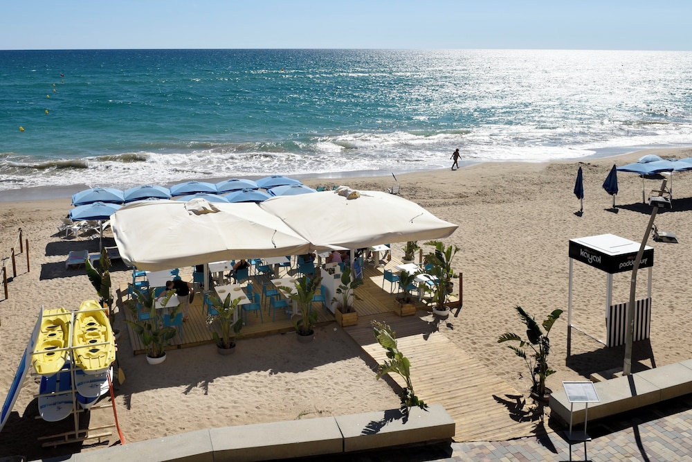 Akquaaa Boutique Hotel 38/48