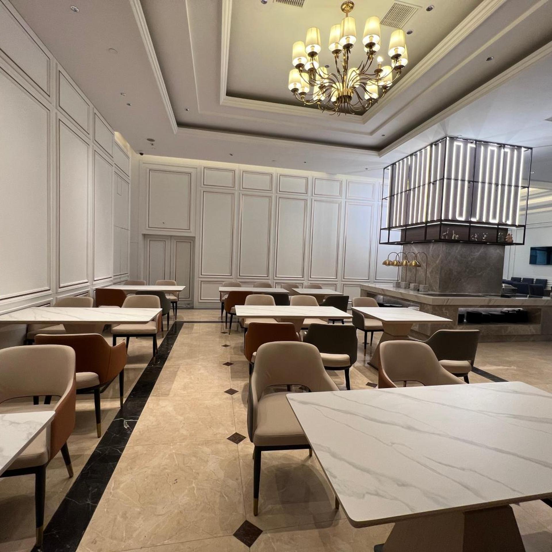 Vienna International Hotel (Shanghai National Exhibition and Convention Center Cao'an Road) 26/28
