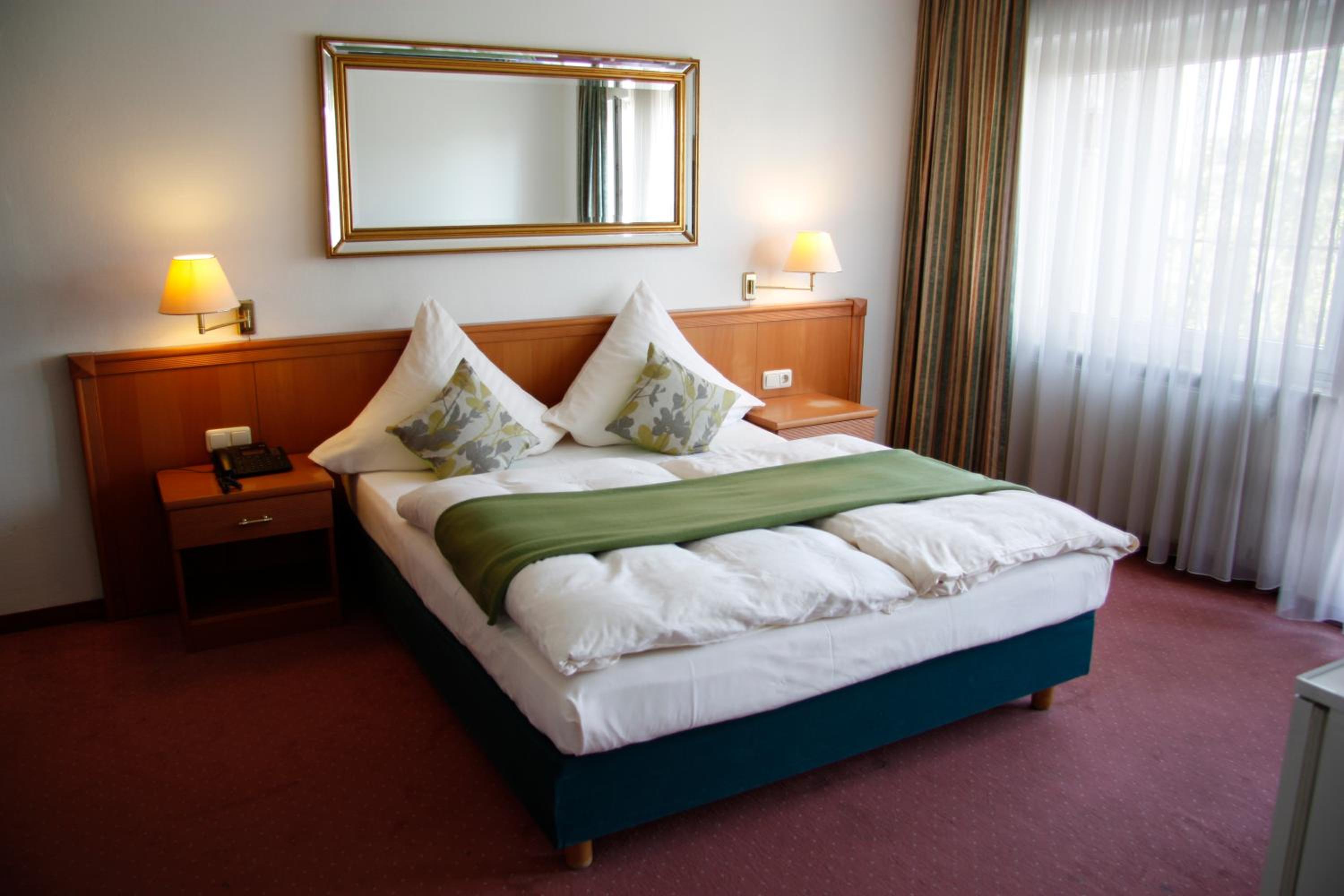 غرفة ثلاثية، Centro Hotel Royal 5/10