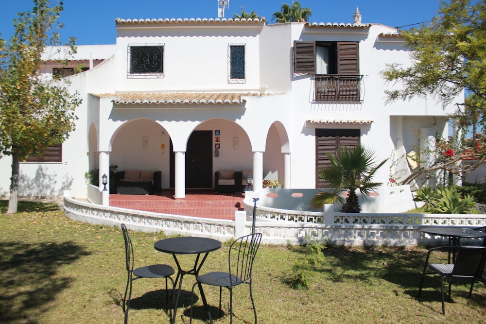 Hotel Alcaide 72/75