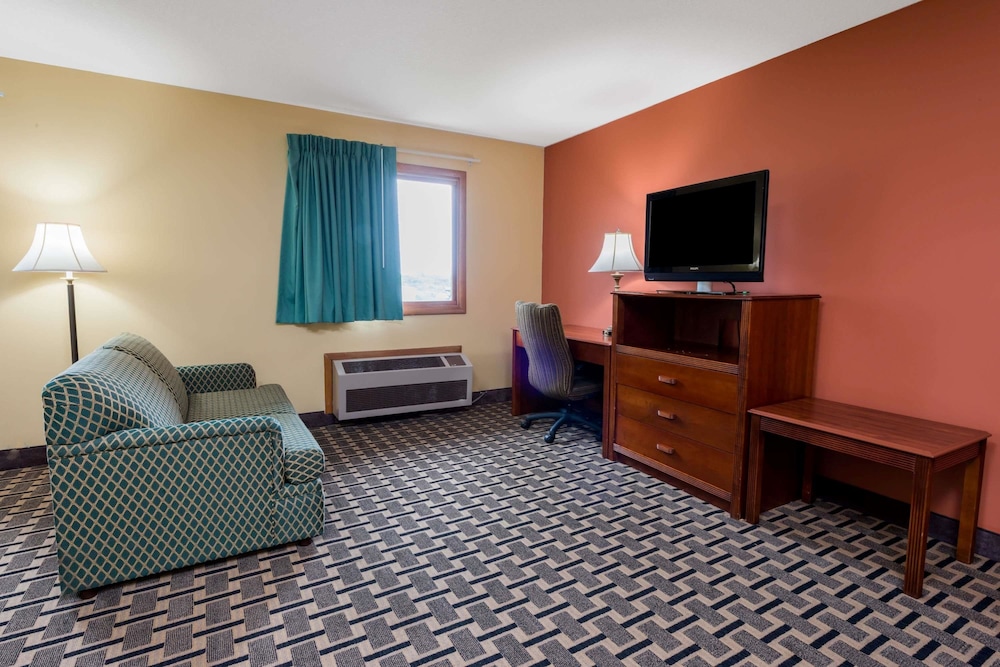 Super 8 By Wyndham Staunton 14/23