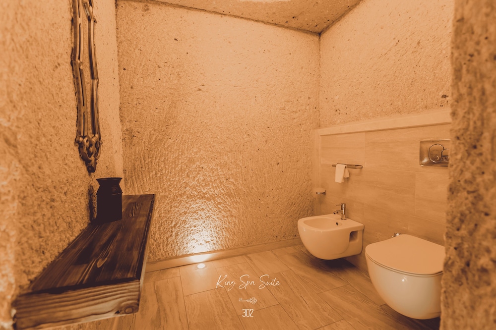 Nino Cave Suites 49/50