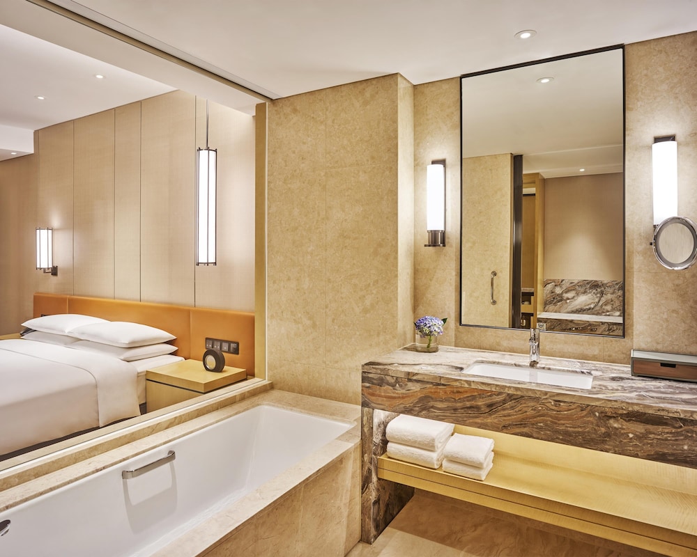 Hyatt Regency Shenzhen Yantian 68/68
