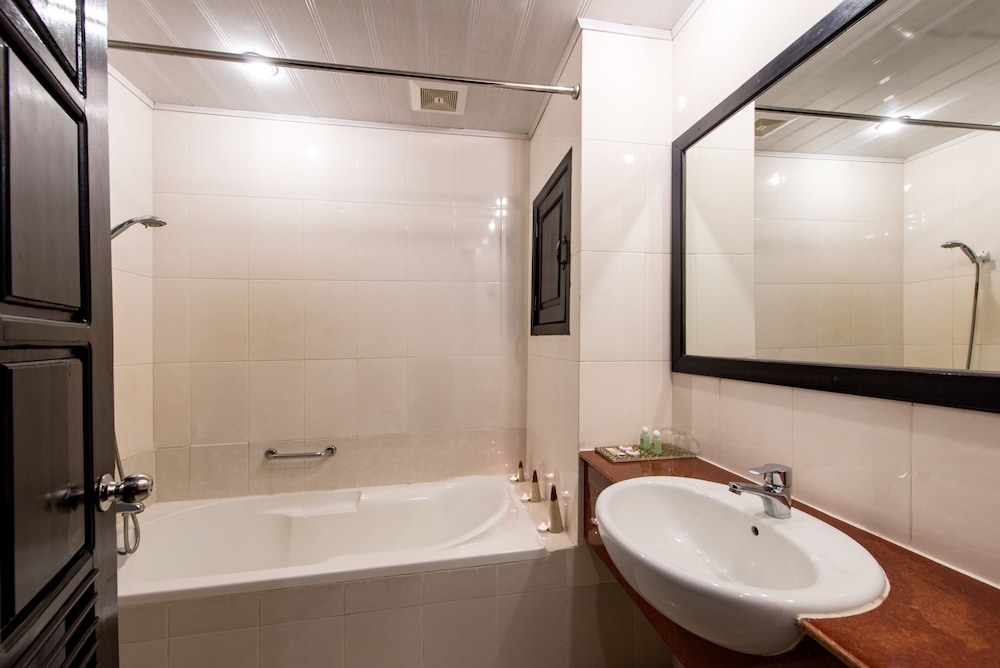 Angkor Panoramic Boutique Hotel 46/50