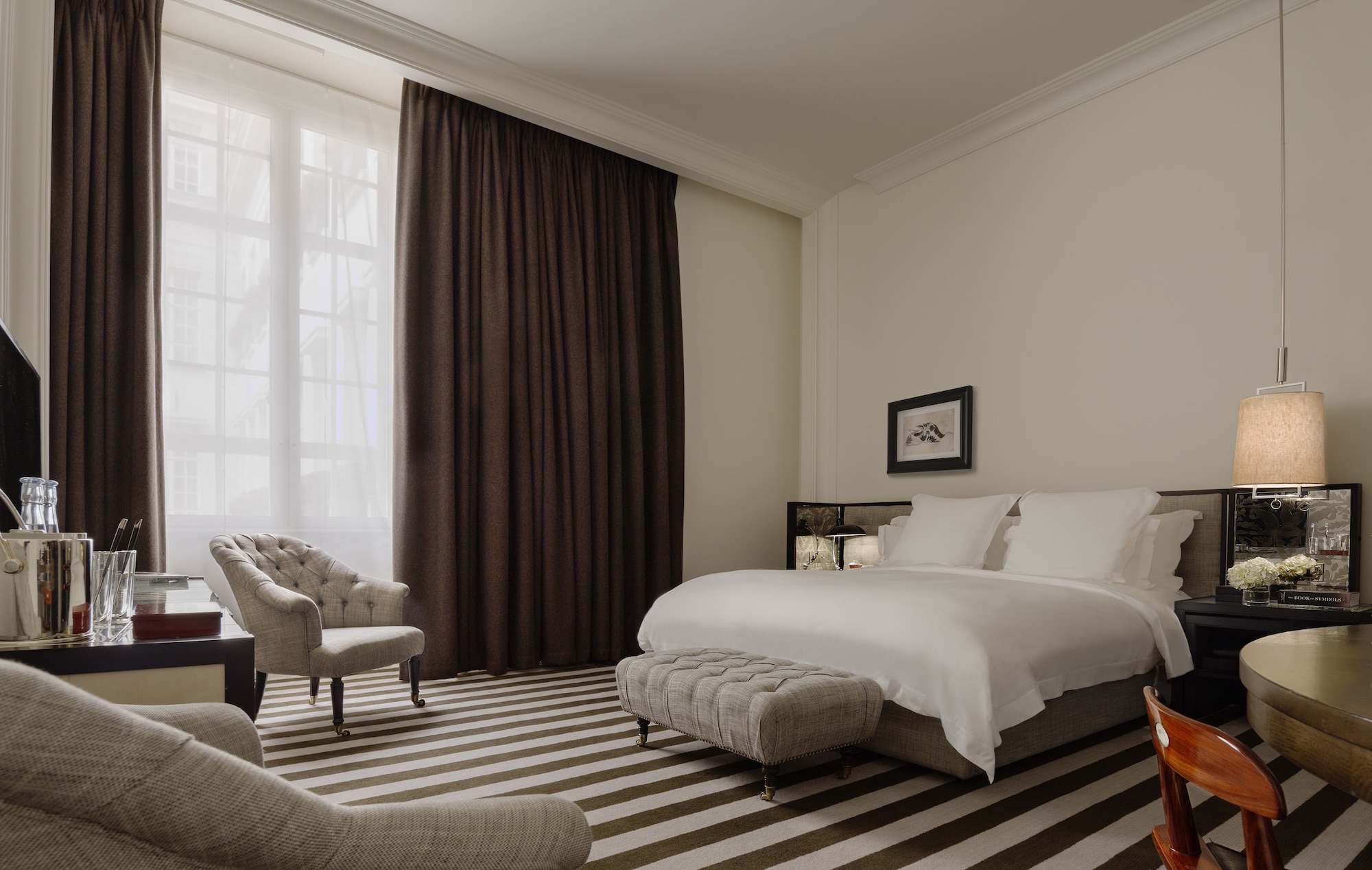 غرفة غراند بريميير بسرير كينج، Rosewood London 2/6