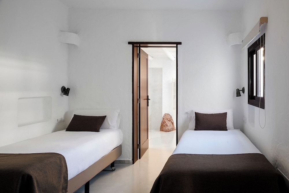 2 Rooms, Villa, King Bed, Sea Front, Private Pool, Hot Tub