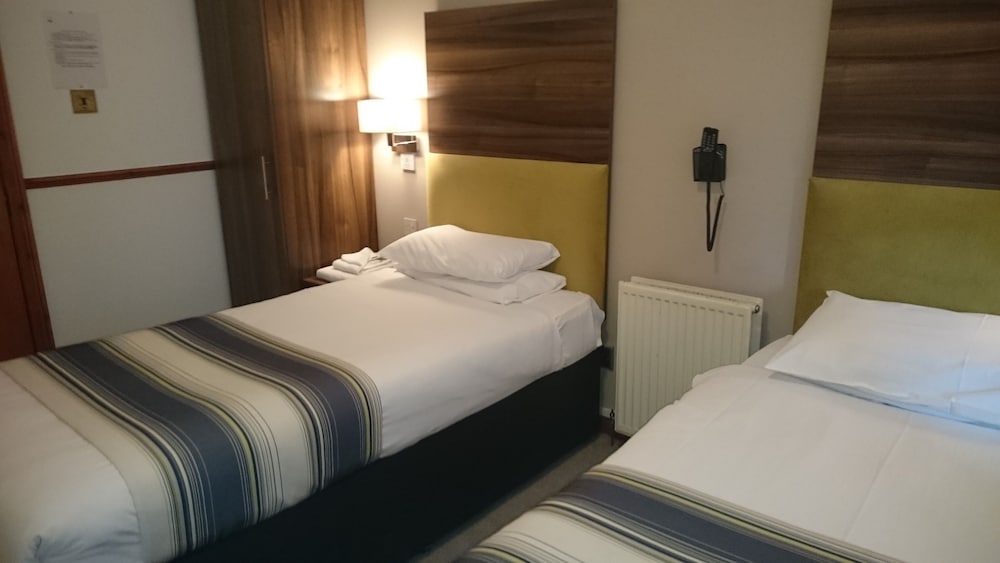 Livingston Lodge Hotel 12/31
