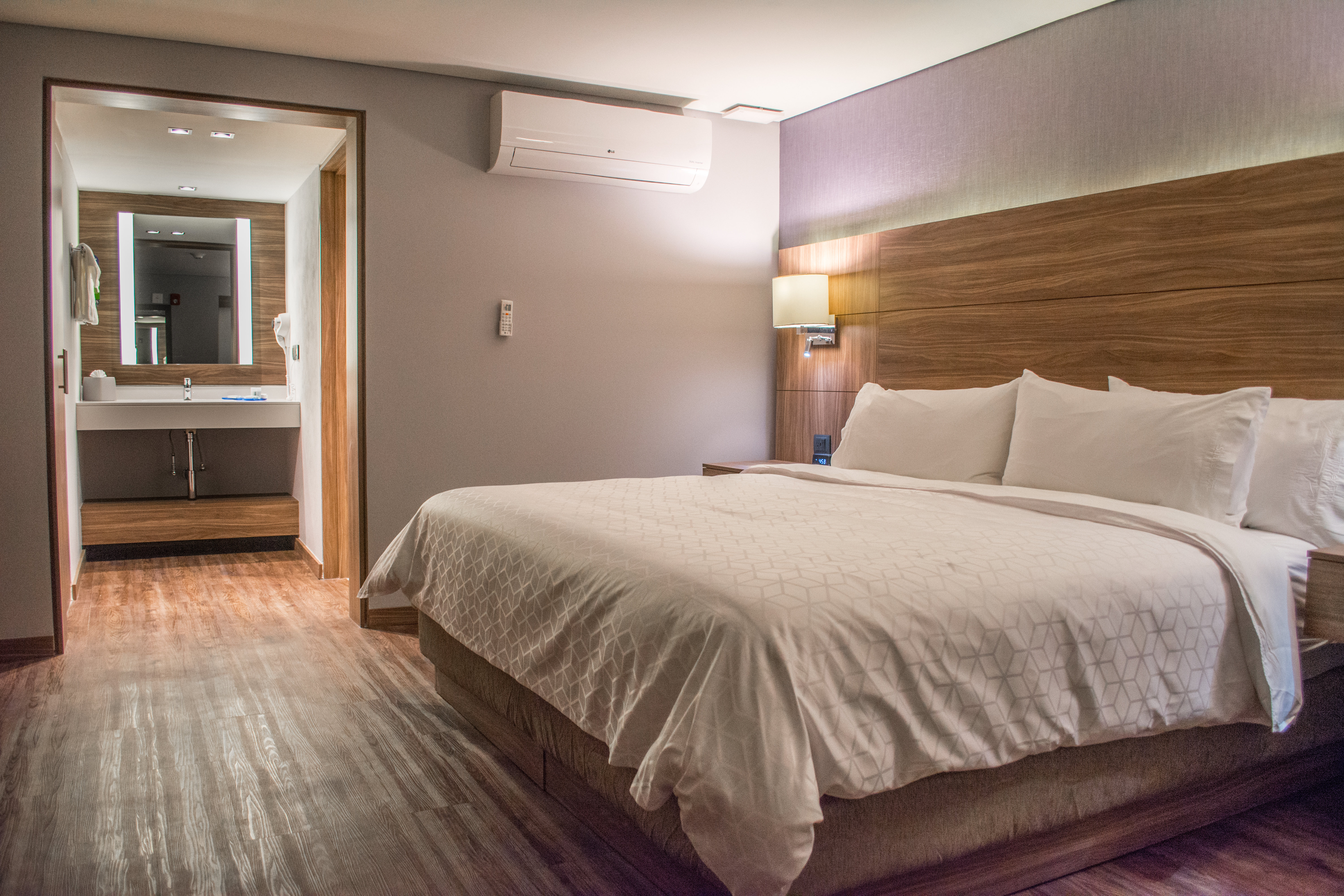 Leisure, King Bed