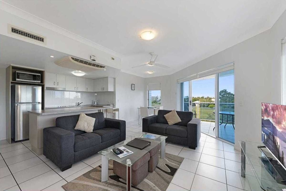 Koola Beach Apartments 43/63