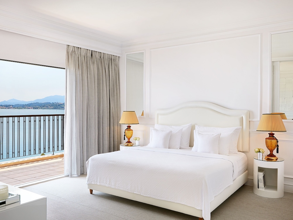 Corfu Imperial, A Resort to Live 25/74