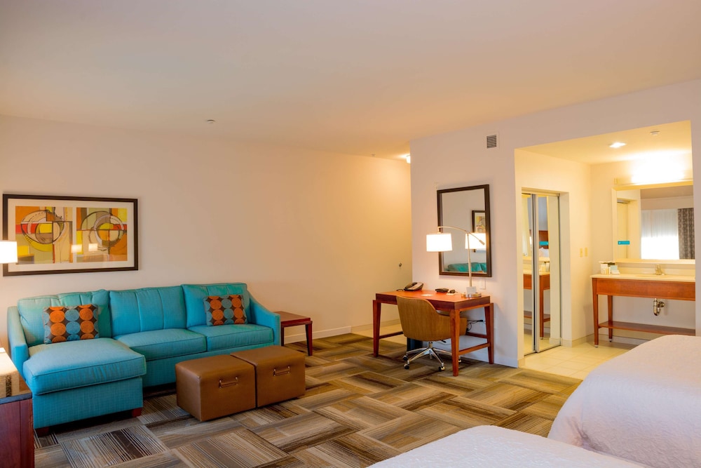 Hampton Inn Suites Riverside Corona East 43/66