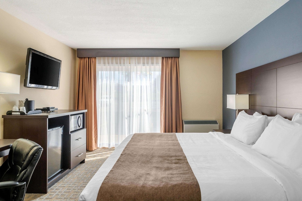Quality Inn & Suites Bathurst, NB 8/50