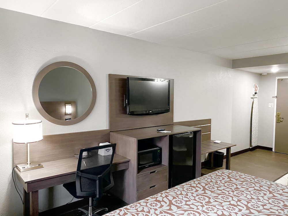Days Inn By Wyndham Sharonville 28/38