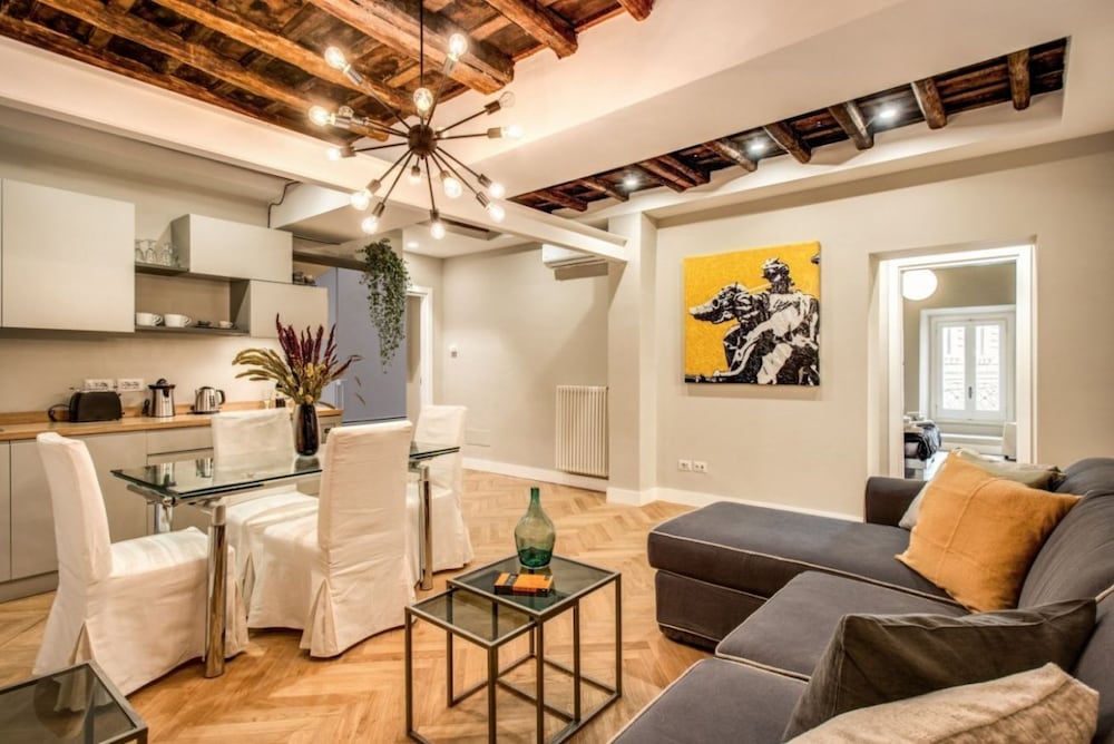 Trevi Fountain Superior 3 bdr apartment 27/49