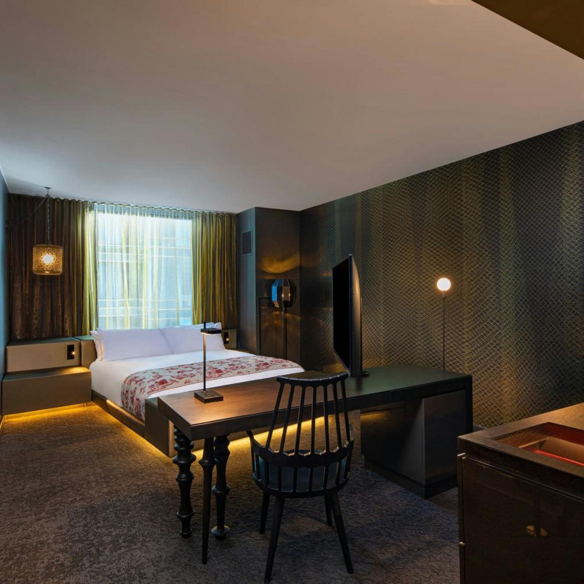 Wonderful, Guest Room, King Bed