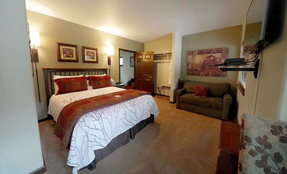 Premium, Queen Bed, Mountain Side, Mountain View, 2 Sofa