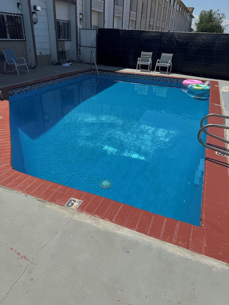 Nampa Inn & Suites 32/46