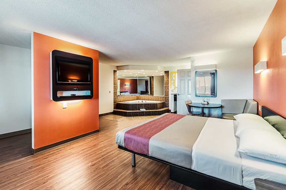 Motel6 Martinsburg, WV 18/42