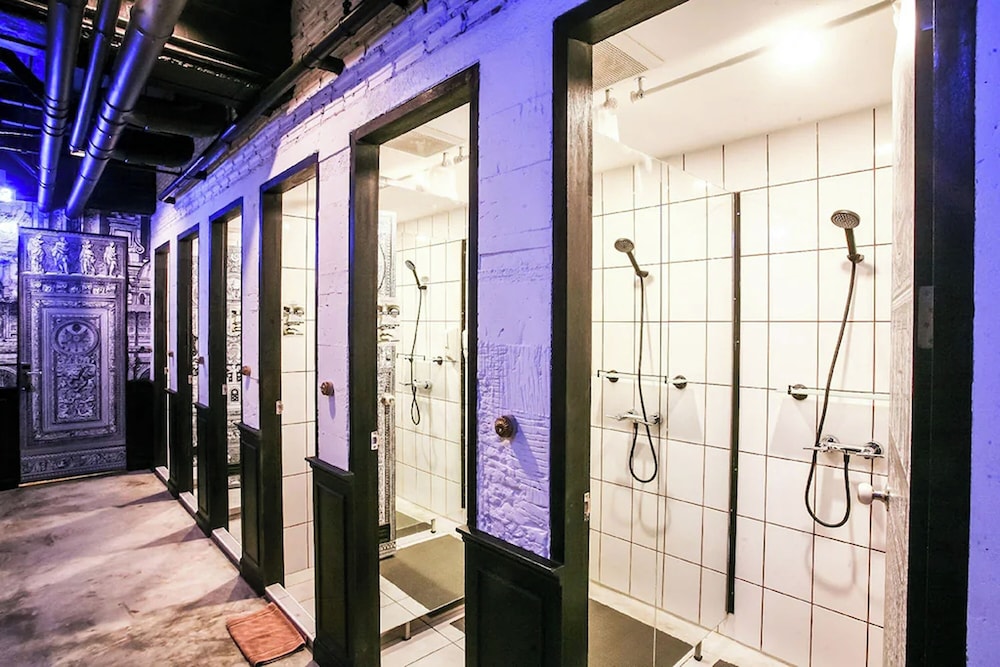 Shade House - Phuket Downtown 3/50