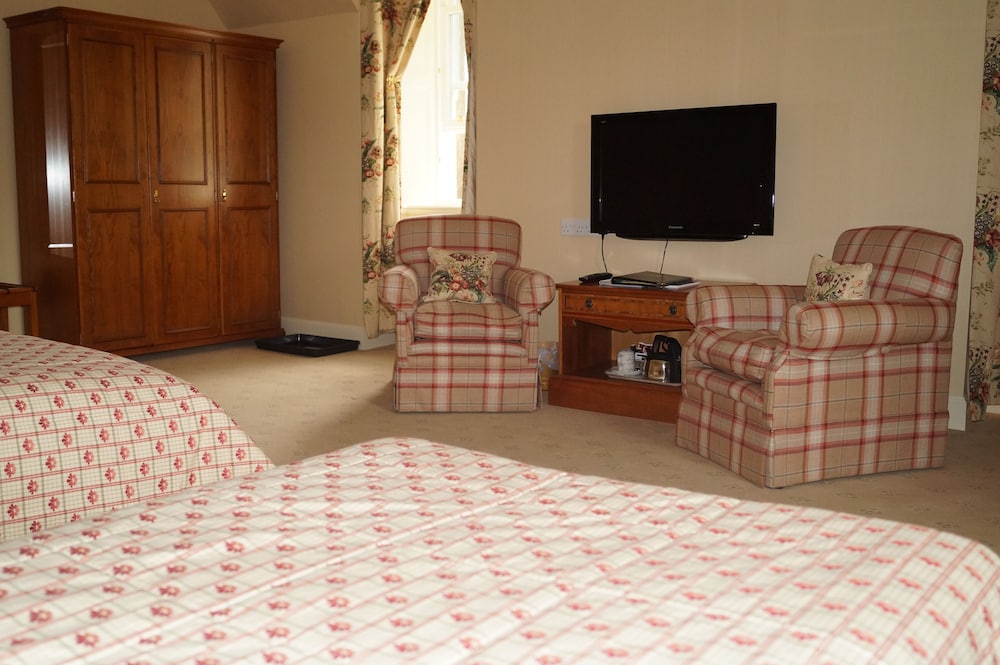 Glengarry Castle Hotel 23/42