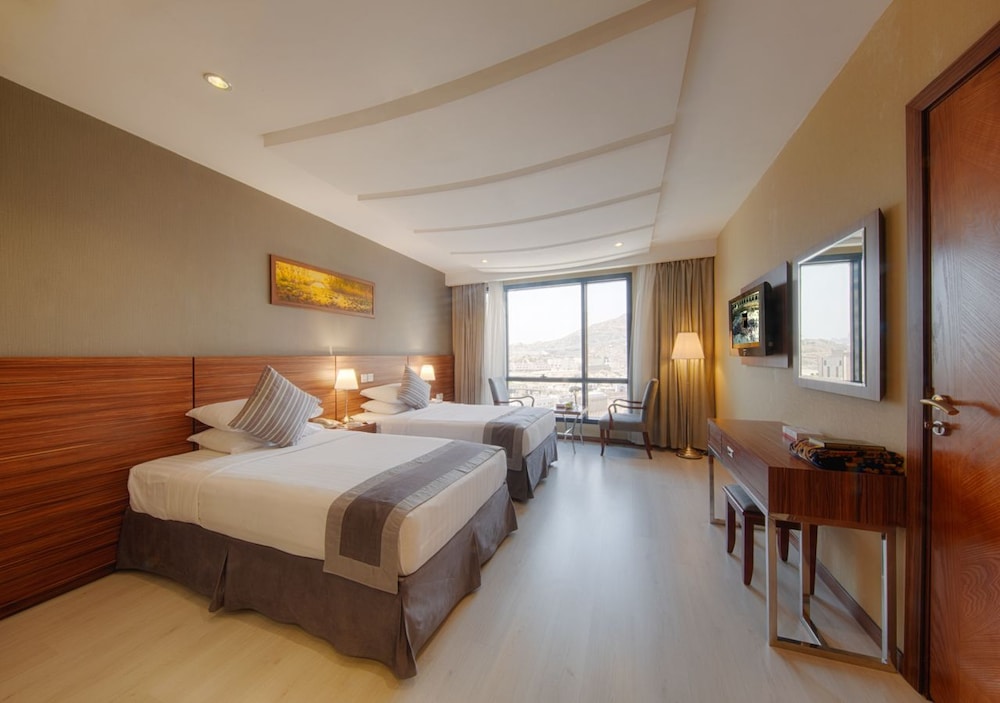 STANDARD, DOUBLE BED, HARAM SIDE VIEW