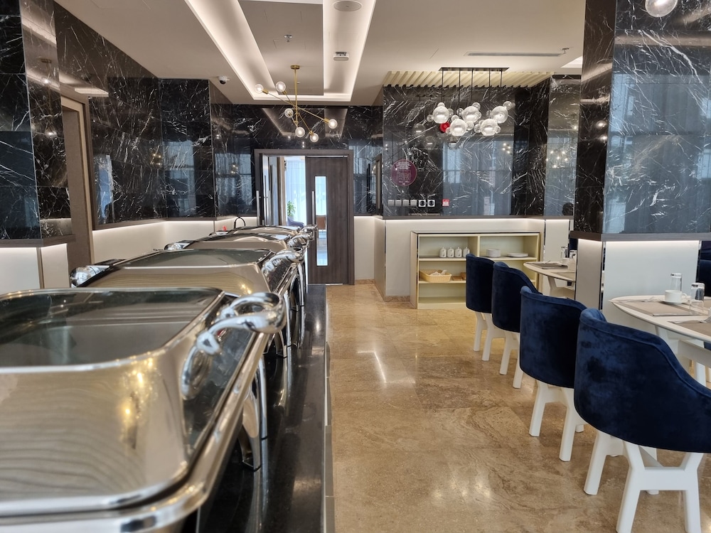 Citadines Al Ghubrah Muscat 38/48