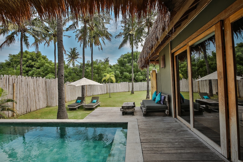 Slow Private Pool Villas 12/40
