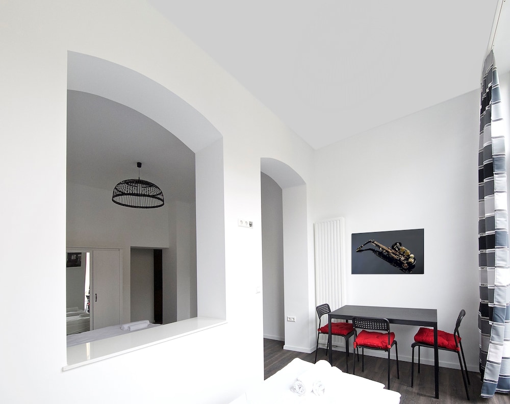 Apartment City Lenaustraße 17/25
