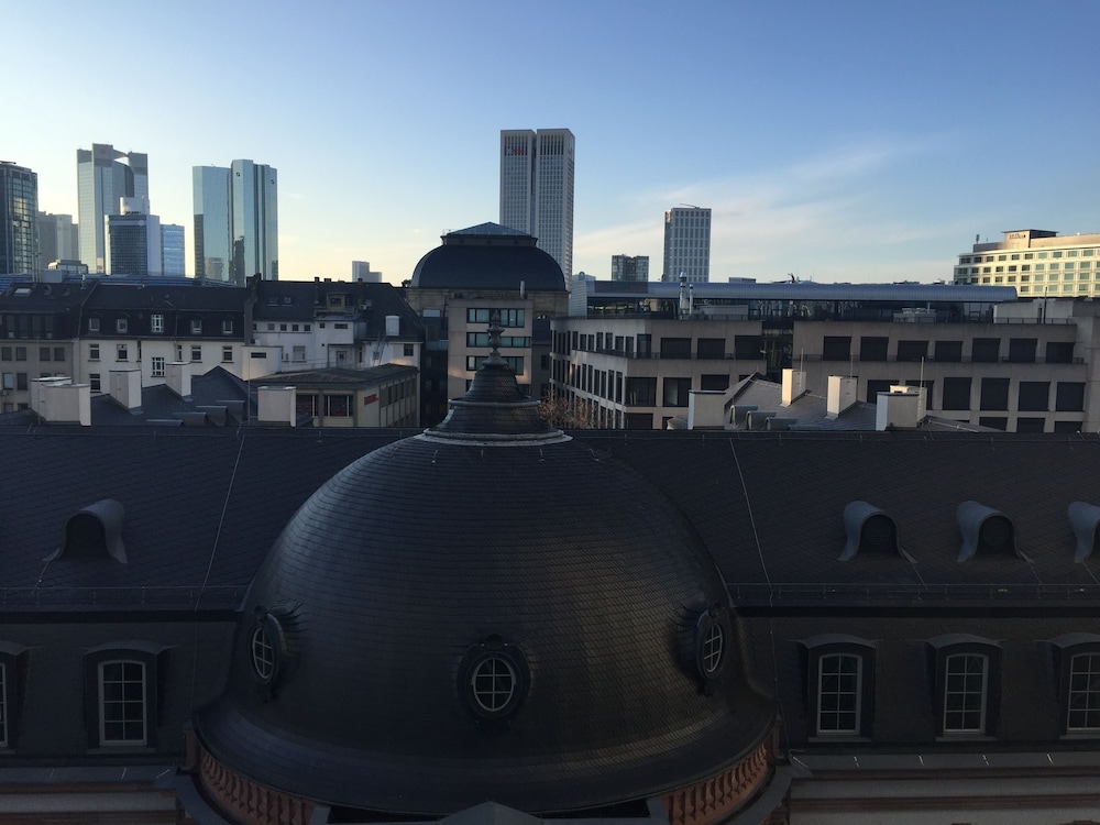 Hotel Carlton 50/50
