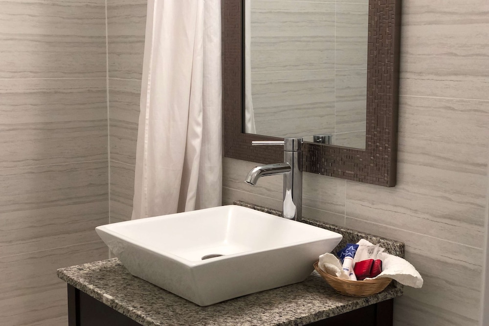 Americas Best Value Inn Central Valley 22/42