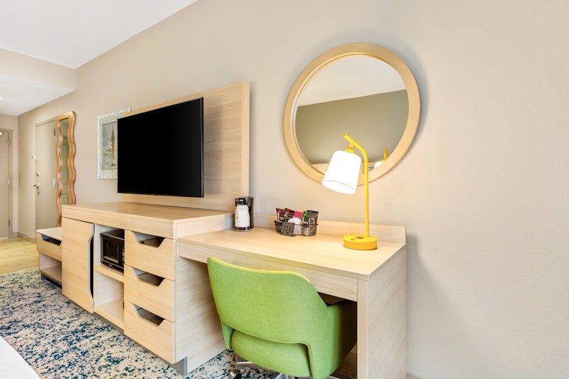 Hampton Inn Suites St Petersburg Downtown 5/51