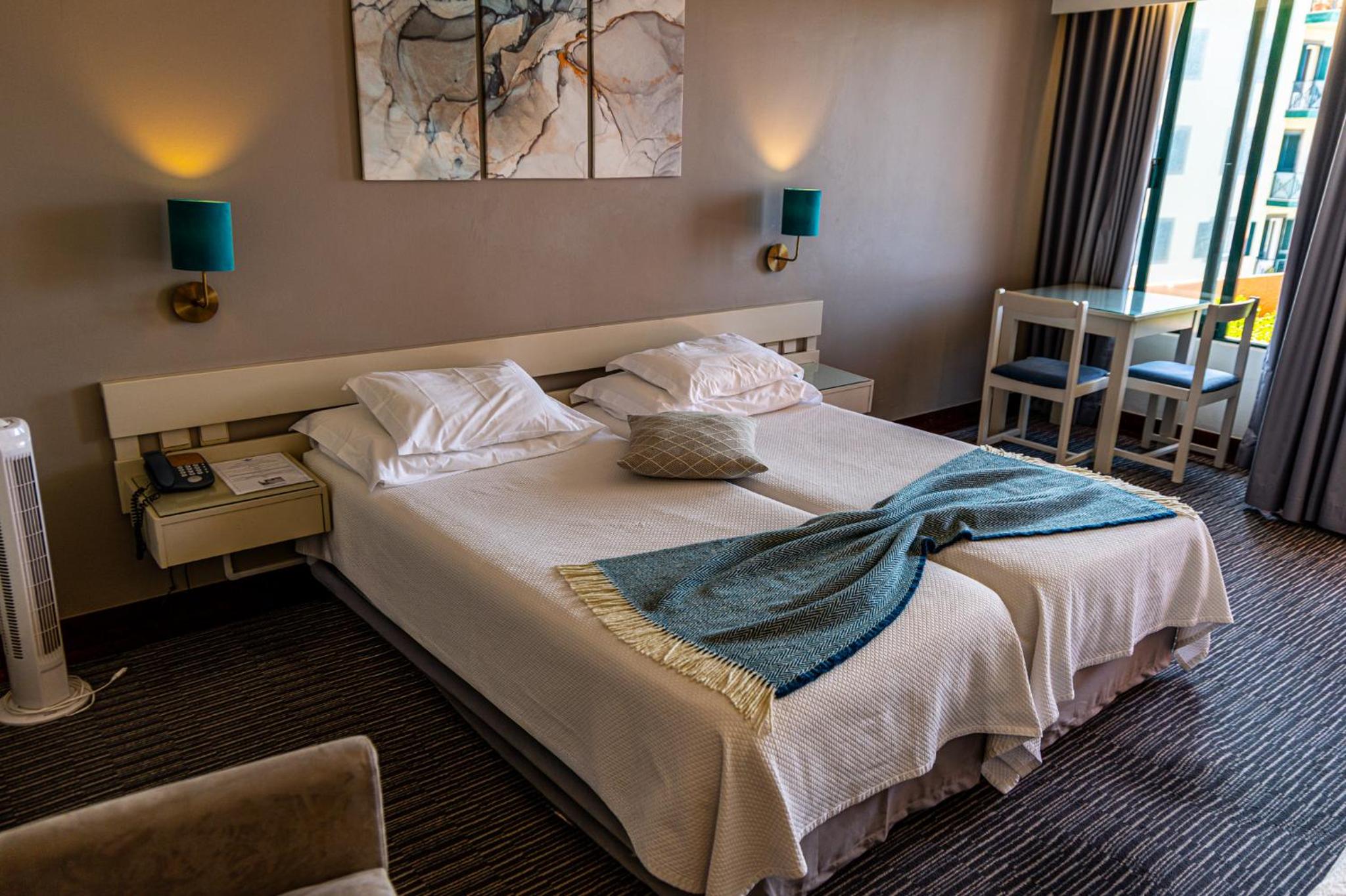 Studio, Twin Beds, Land View