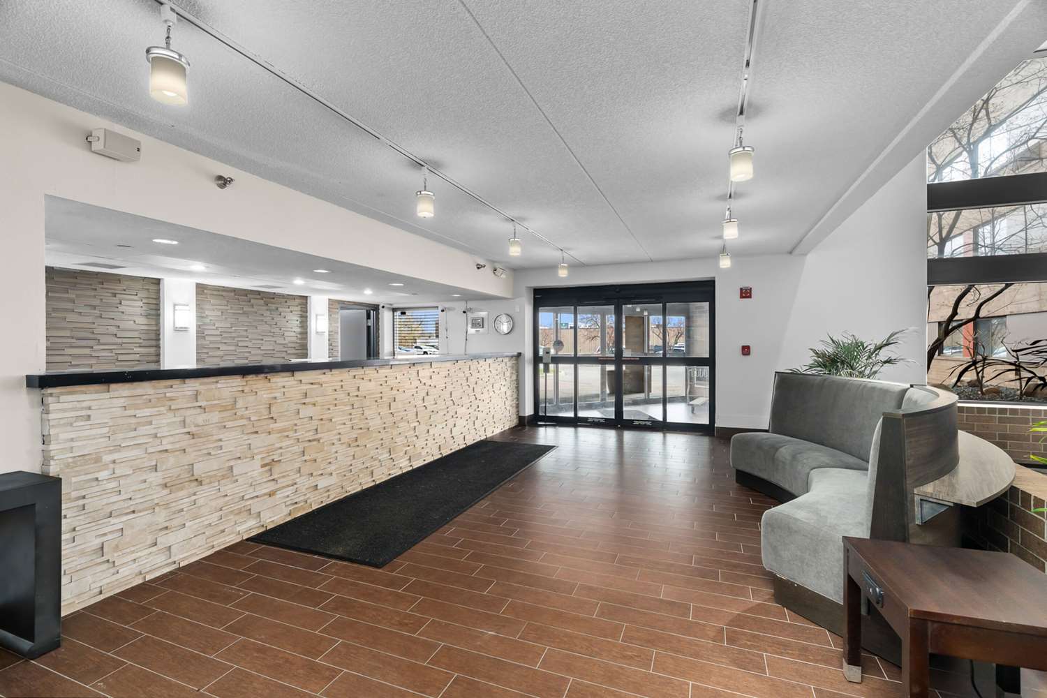 Quality Inn & Suites Mall of America - MSP Airport 8/38